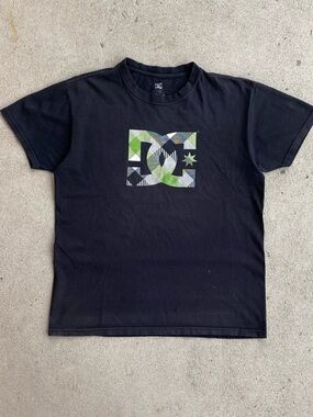 00s Y2k Black Plaid Logo DC Shoes Tee